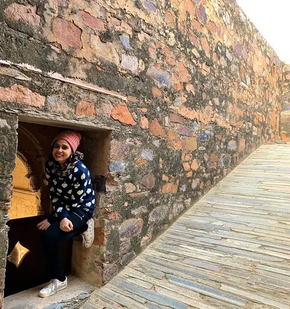 Posing on the way to the rooftop of Mardana Mahal