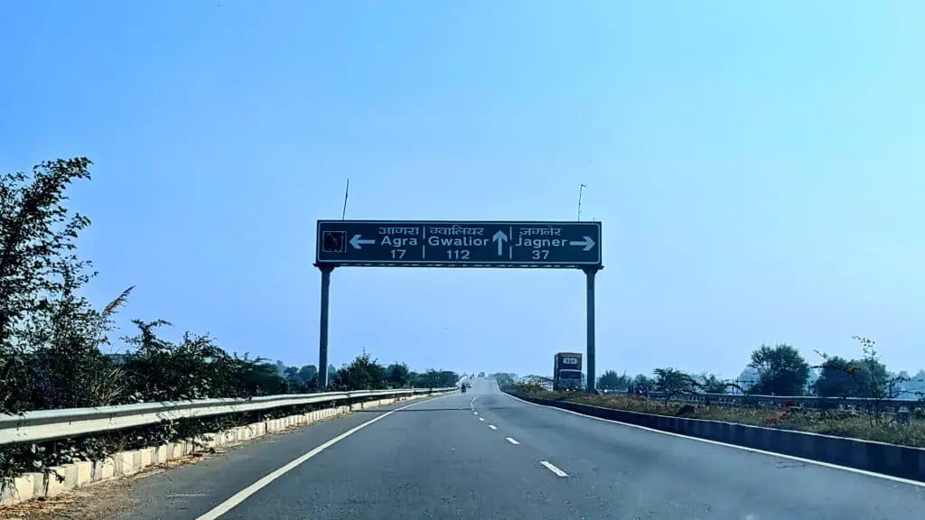 On the highway - near Agra bypass