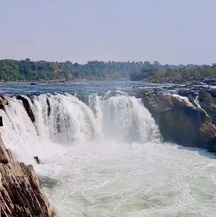 Dhuadhar Falls