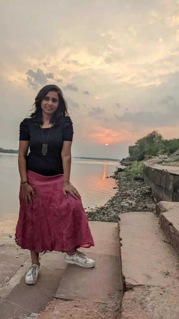 Posing at Narmada ghat, Maheshwar