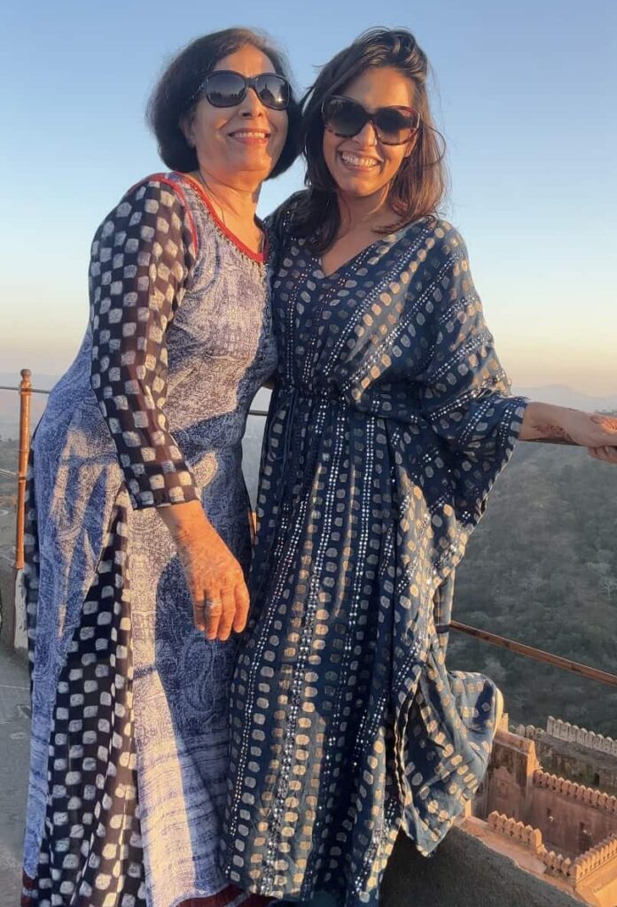 Posing with Mom at Kumbhalgarh Fort